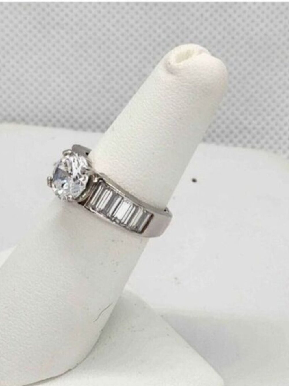 BRAND NEW Sterling Silver 925 Round gemstone Ring